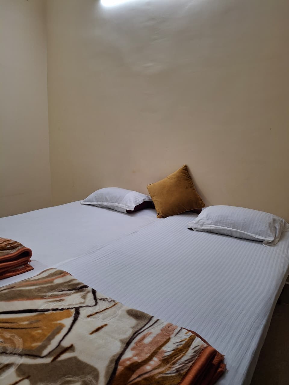 Deluxe Gold AC Room at Lodge Madhumagna